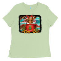 Matcha hot coco christmas highland cow with background Ladies Tee - Jasminsmagicworld