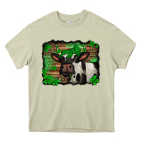 Mossy st Patricks cow with leopard background holstein cow Heavy Core Tee - Jasminsmagicworld