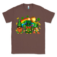 Chestnut st. patricks  gnomies with rainbow Classic Tee - BundleAndBundleShop