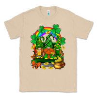 Mushroom st. patricks gnomes truck with rainbow Classic Tee - BundleAndBundleShop