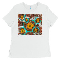 White sunflowers and western old wheel aztec cowhide background Ladies Tee - Artiststas