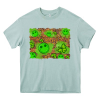 Arona shamrock glitter leopard and wood background Heavy Core Tee - Artiststas