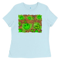 Baby Blue shamrock glitter leopard and wood background Ladies Tee - Artiststas