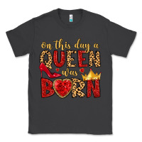 Smoke on this day a queen was born Classic Tee - MaliasSmallBusiness