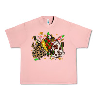 Salmon hair stylist with christmas tree Urban Heavy Tee - MaliasSmallBusiness