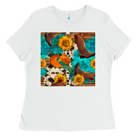 White cowboy boots and hat seamless pattern Ladies Tee - BundleAndBundleShop