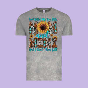 God Gifted Me Two Titles Mom And Mimi  And I Rock Them Both Vintage Tee Designed By Jahusdesignshop