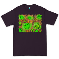 Plum shamrock glitter leopard and wood background Premium Tee - Artiststas
