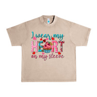 French Oak i wear my heart on my sleeve Urban Heavy Tee - NancyCooperArtShop