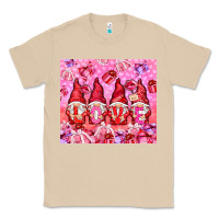 Mushroom love gnomies with gift boxes Classic Tee - NancyCooperArtShop