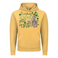 Vintage Mustard everybody in the pub gettin' tipsy Vintage Hoodie - MaliasSmallBusiness