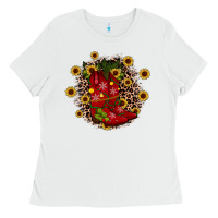 White boots wood slice ornament Ladies Tee - JahusDesignShop