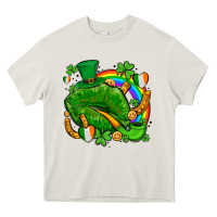Cream st patricks lips with horseshoe rainbow and shamrocks Heavy Core Tee - AdoDesignShop