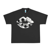 Pigment Black soccer lips Urban Heavy Tee - AdoDesignShop