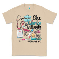 Mushroom she works willingly with her hands Classic Tee - MaliasSmallBusiness