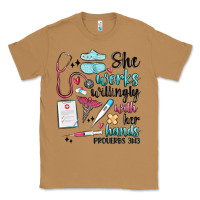 Toasted Coconut she works willingly with her hands Classic Tee - MaliasSmallBusiness