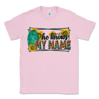 Bubblegum Pink he knows my name isaiah 43 1 Classic Tee - NancyCooperArtShop