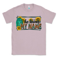 Lilac he knows my name isaiah 43 1 Classic Tee - NancyCooperArtShop
