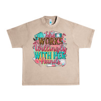 French Oak she works willingly with her hands Urban Heavy Tee - NancyCooperArtShop