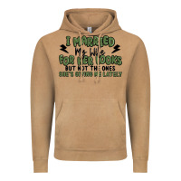 Vintage Camel i married my wife for her looks Vintage Hoodie - MaliasSmallBusiness
