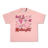 Salmon meet me at midnight Urban Heavy Tee - MaliasSmallBusiness