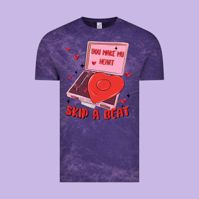 Heart Record Player Vintage Tee Designed By Maliassmallbusiness