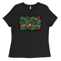 Black christmas gift box and leopard background Ladies Tee - BundleAndBundleShop