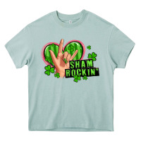 Arona shamrockin' rock n roll female hand Heavy Core Tee - Artiststas