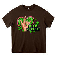 Chocolate Brown shamrockin' rock n roll female hand Heavy Core Tee - Artiststas