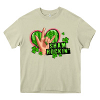 Mossy shamrockin' rock n roll female hand Heavy Core Tee - Artiststas