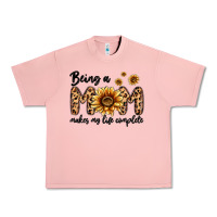 Salmon being a mom makes my life complete Urban Heavy Tee - MaliasSmallBusiness