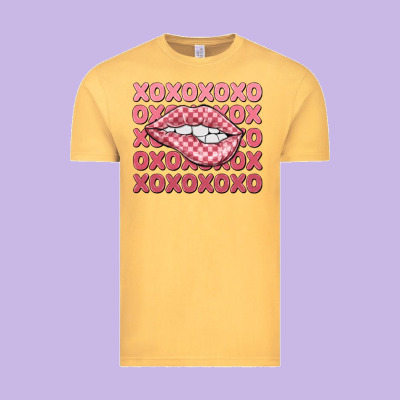 Xoxo Checker Lips Vintage Tee Designed By Maliassmallbusiness