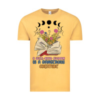 Vintage Mustard a well read woman is a dangerous creature Vintage Tee - MaliasSmallBusiness
