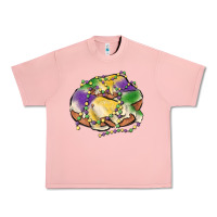 Salmon mardi gras king cake Urban Heavy Tee - MaliasSmallBusiness
