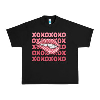 Black xoxo checker lips Urban Heavy Tee - MaliasSmallBusiness