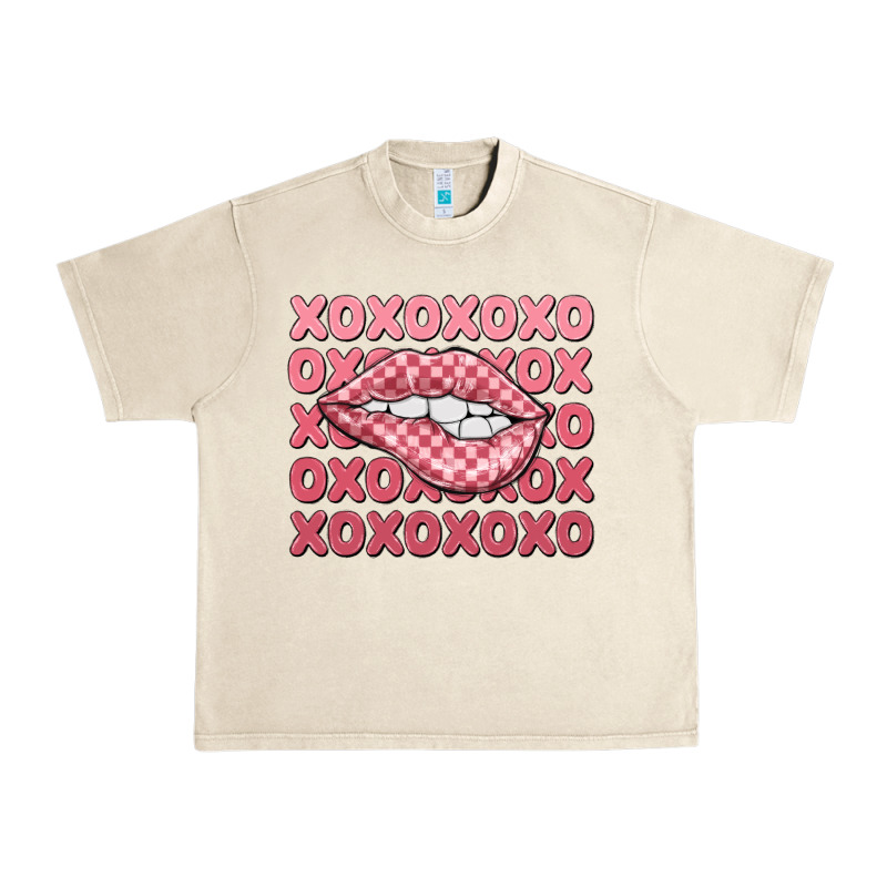 Xoxo Checker Lips Urban Heavy Tee by MaliasSmallBusiness | Teevron