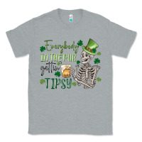 Heather Grey everybody in the pub gettin' tipsy Classic Tee - MaliasSmallBusiness