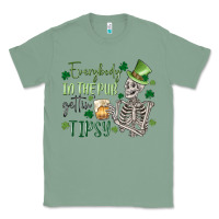 Sage everybody in the pub gettin' tipsy Classic Tee - MaliasSmallBusiness