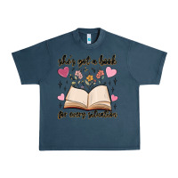 Midnight Navy she's got a book for every situation Urban Heavy Tee - MaliasSmallBusiness