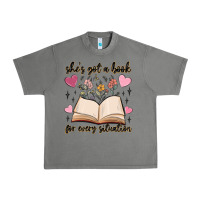 Tornado she's got a book for every situation Urban Heavy Tee - MaliasSmallBusiness