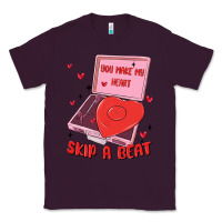 Plum heart record player Classic Tee - MaliasSmallBusiness