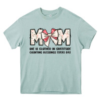 Arona mom she is clothed in gratitude counting blessings Heavy Core Tee - JahusDesignShop