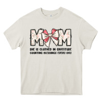 Cream mom she is clothed in gratitude counting blessings Heavy Core Tee - JahusDesignShop