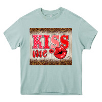 Arona valentine's day kiss me Heavy Core Tee - BarkalooDesign