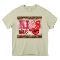 Mossy valentine's day kiss me Heavy Core Tee - BarkalooDesign