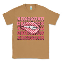 Toasted Coconut xoxo checker lips Classic Tee - MaliasSmallBusiness