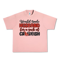 Salmon would trade husband for a sack of crawfish Urban Heavy Tee - MaliasSmallBusiness
