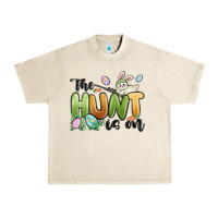 Sandshell the hunt is on Urban Heavy Tee - MaliasSmallBusiness