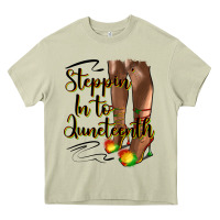 Mossy steppin' in to juneteenth heels Heavy Core Tee - HRA Design Shop