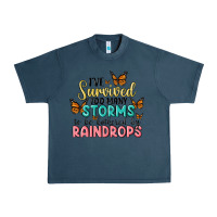 Midnight Navy i have survived too many storms to be bothered by raindrops malia Urban Heavy Tee - MaliasSmallBusiness